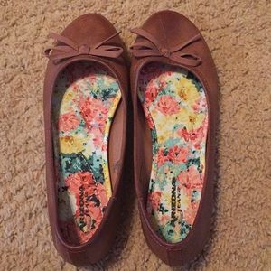 Youth Brown Flats